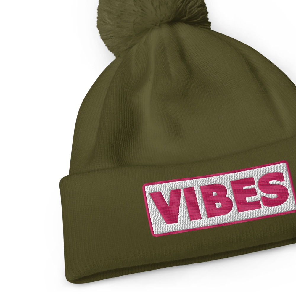 Bonnet à pompon VIBES blanc – Image 6
